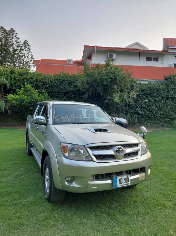 Toyota Hilux 2006 for Sale in Peshawar Image-1