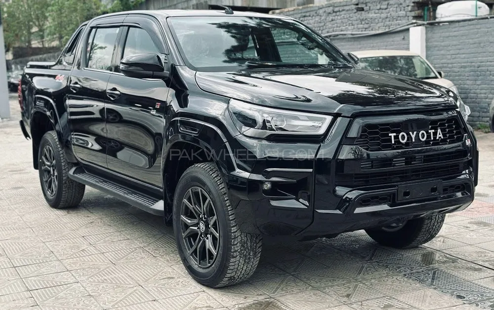 Toyota Hilux 2025 for Sale in Islamabad Image-1