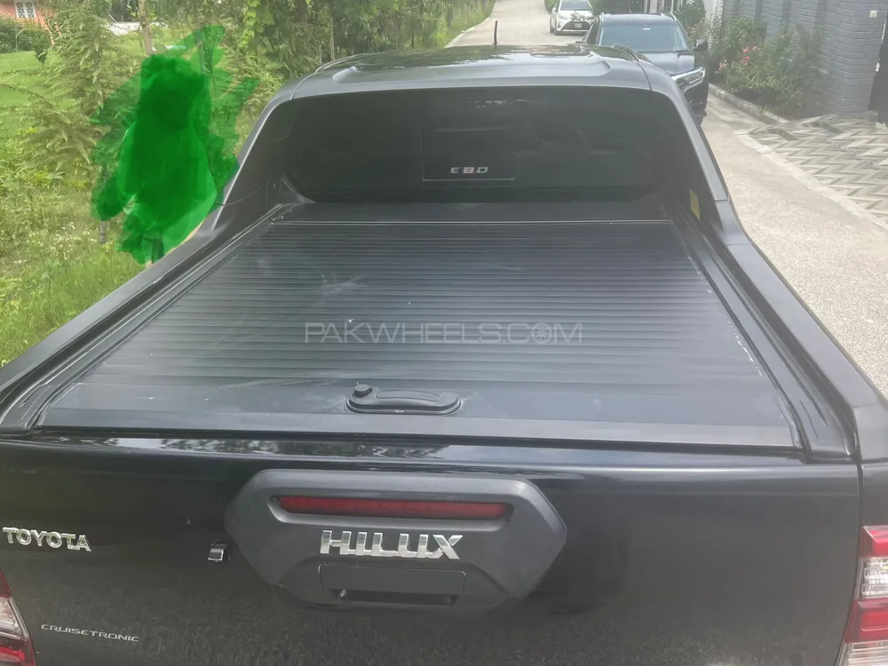 Toyota Hilux 2022 for Sale in Swat Toyota Hilux 2022 for Sale in Swat Image-4