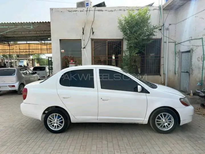 Toyota Platz 2001 for Sale in Quetta Image-1