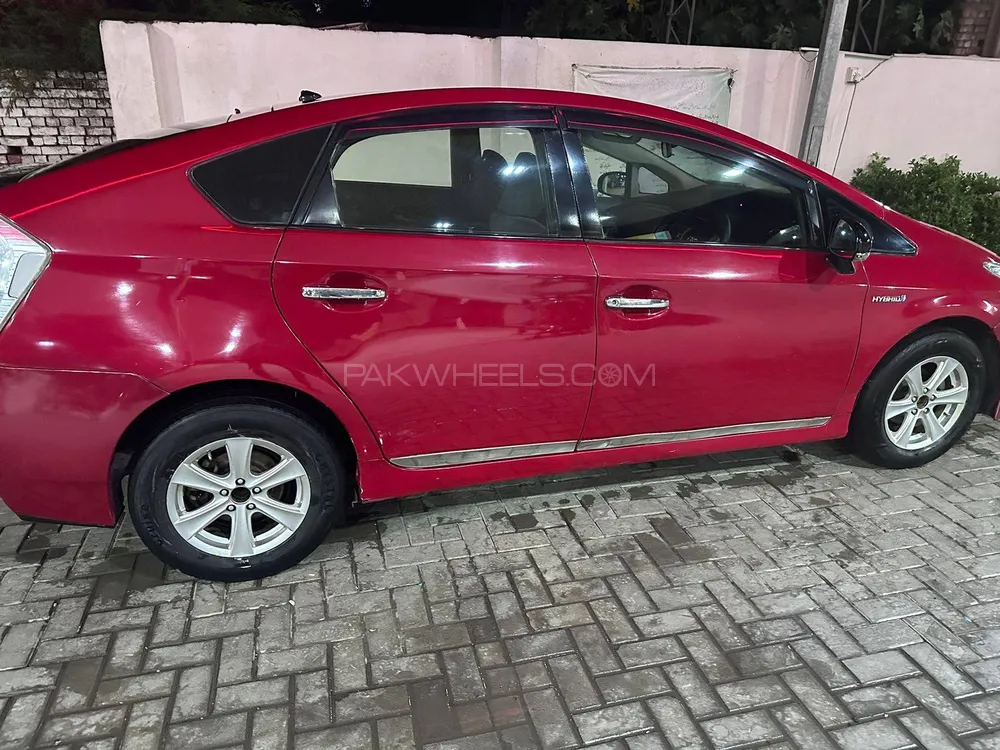 Toyota Prius 2010 for Sale in Lahore Image-1