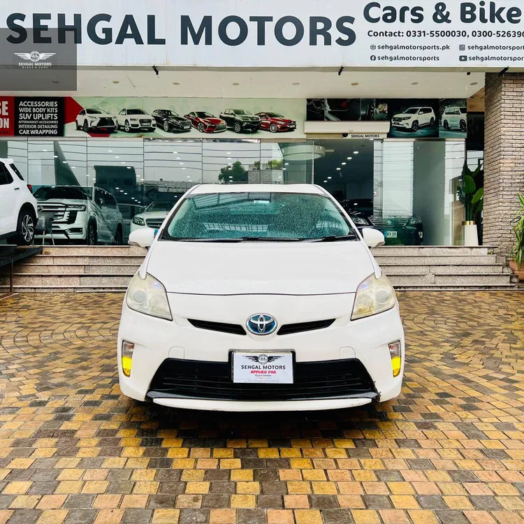 Toyota Prius 2013 for Sale in Islamabad Image-1