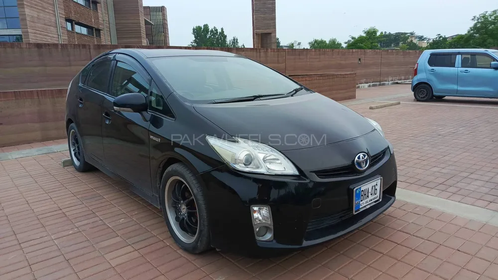 Toyota Prius 2011 for Sale in Islamabad Image-1