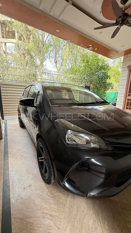 Toyota Vitz 2016 for Sale in Lahore Image-1