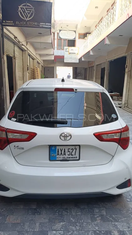 Toyota Vitz 2017 for Sale in Peshawar Image-1