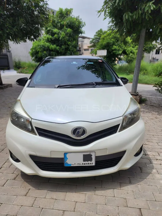 Toyota Vitz 2011 for Sale in Lahore Image-1