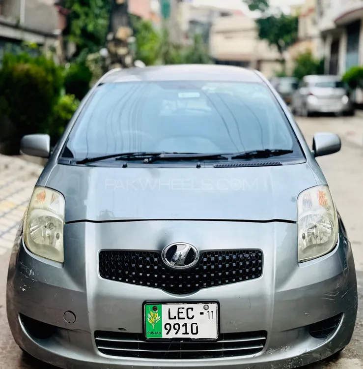 Toyota Vitz 2006 for Sale in Lahore Image-1