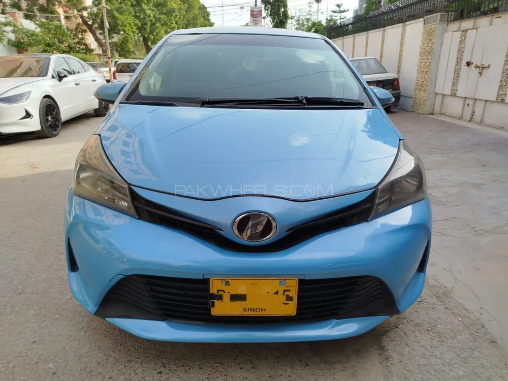 Toyota Vitz 2014 for Sale in Karachi Image-1