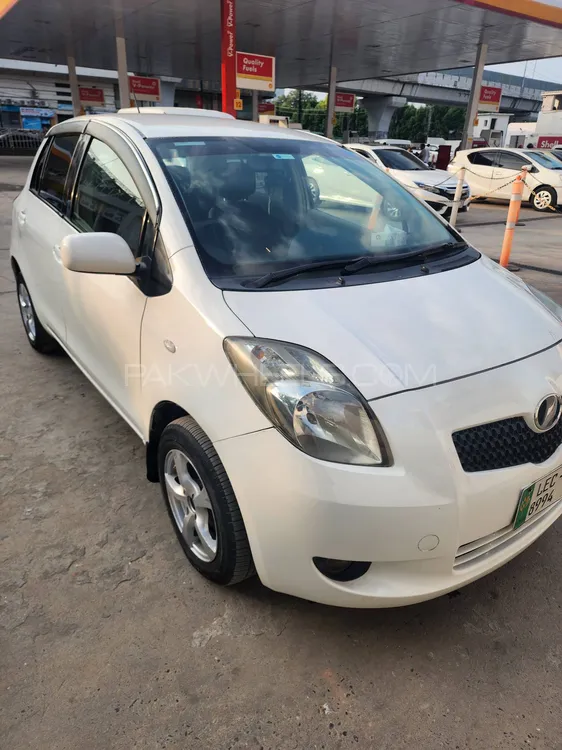Toyota Vitz 2007 for Sale in Peshawar Image-1
