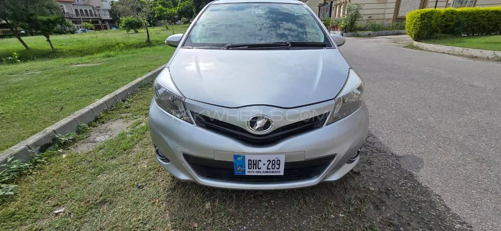 Toyota Vitz 2012 for Sale in Islamabad Image-1