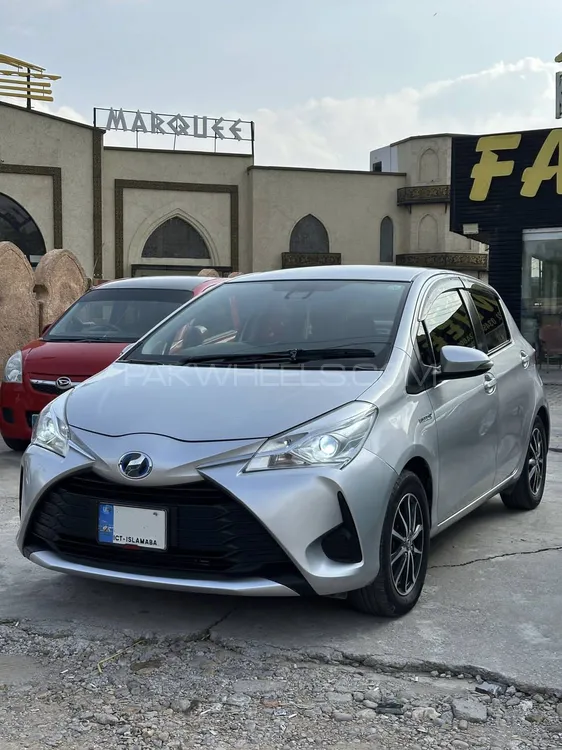 Toyota Vitz 2017 for Sale in Islamabad Image-1