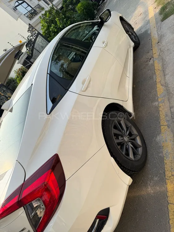 Honda Civic 2021 for Sale in Lahore Image-1