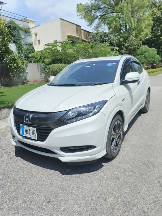 Honda Vezel 2017 for Sale in Islamabad Image-1