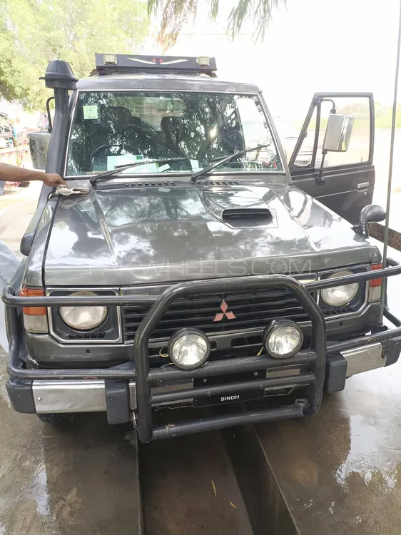 Mitsubishi Pajero 1987 for Sale in Dera ismail khan Image-1