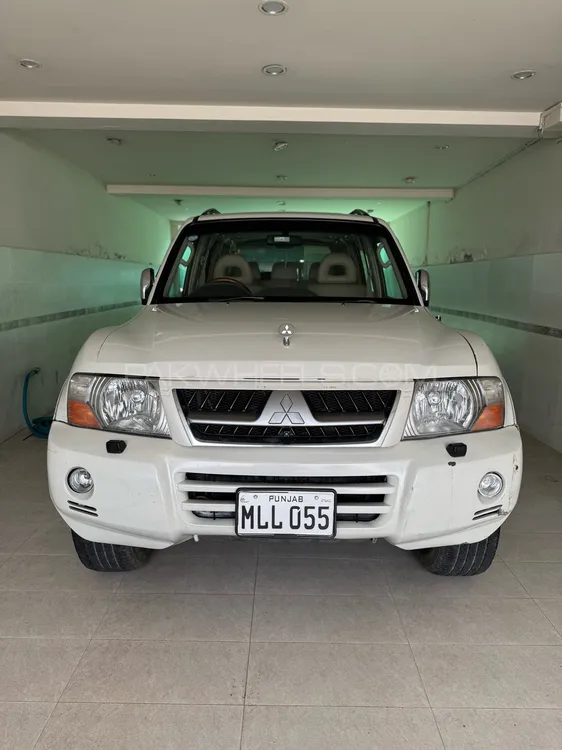 Mitsubishi Pajero 2005 for Sale in Lahore Image-1