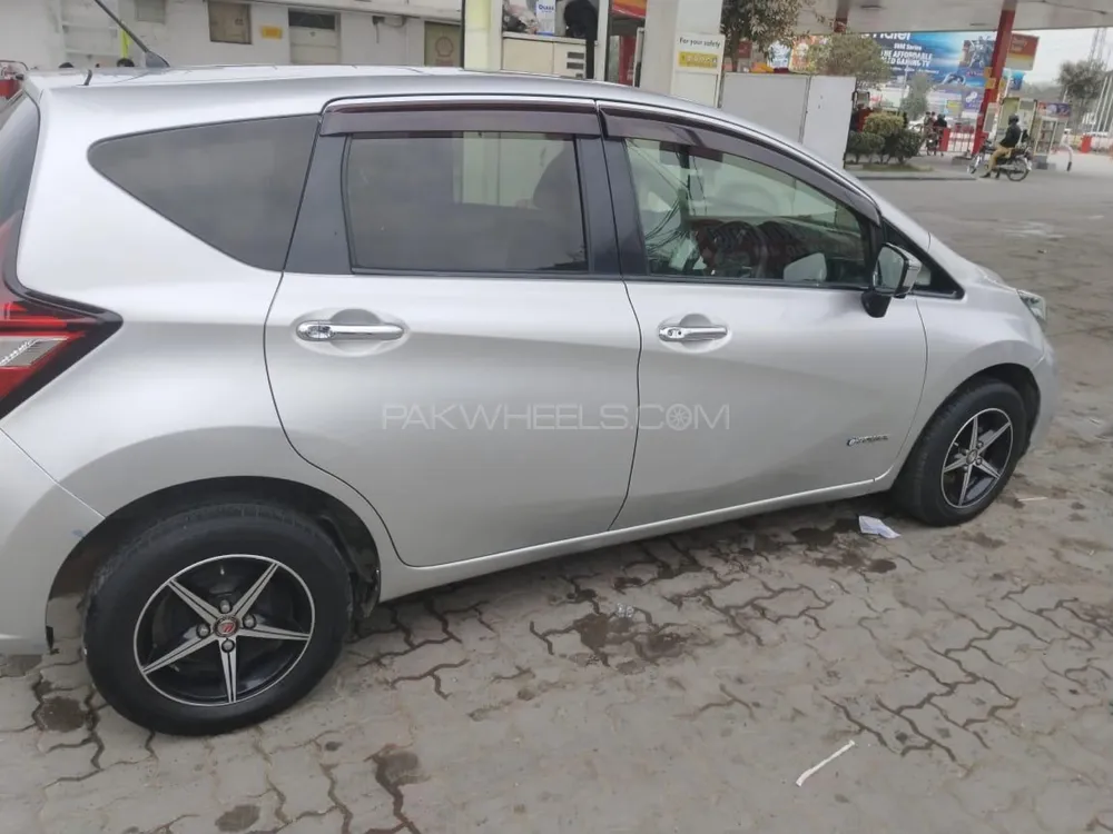 Nissan Note 2016 for Sale in Sialkot Image-1