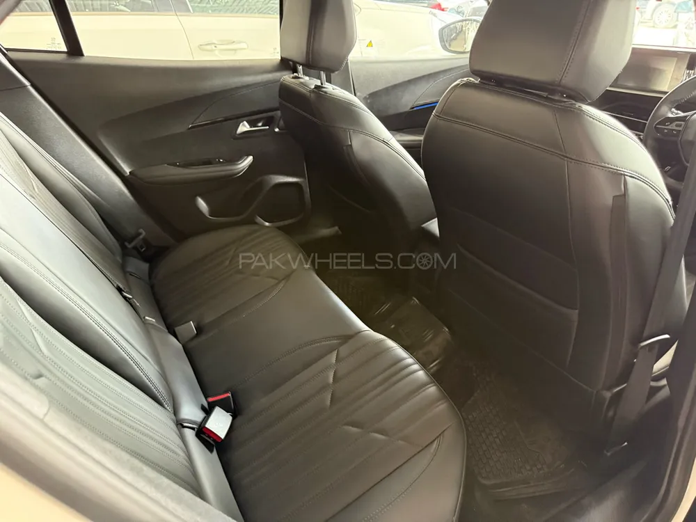 Peugeot 2008 2023 for Sale in Islamabad Peugeot 2008 2023 for Sale in Islamabad Image-9