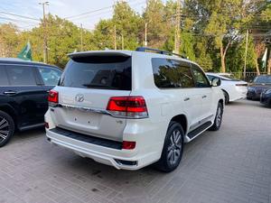 Toyota Land Cruiser ZX
Model: 2017
Mileage: 51,000 km
Reg Year: 2018

*Original TV + 4 cameras 
*Cool box
*Back autodoor 
*Rear Entertainment
*Sunroof
*Radar 
*7 seater

Calling and Visiting Hours

Monday to Saturday

11:00 AM to 7:00 PM