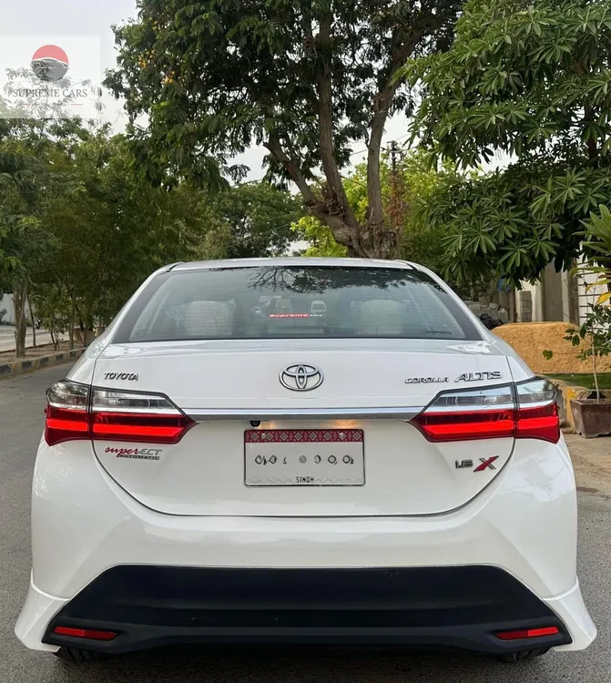 Toyota Corolla 2021 for Sale in Karachi Image-1