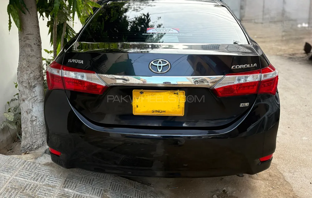 Toyota Corolla 2016 for Sale in Karachi Image-1