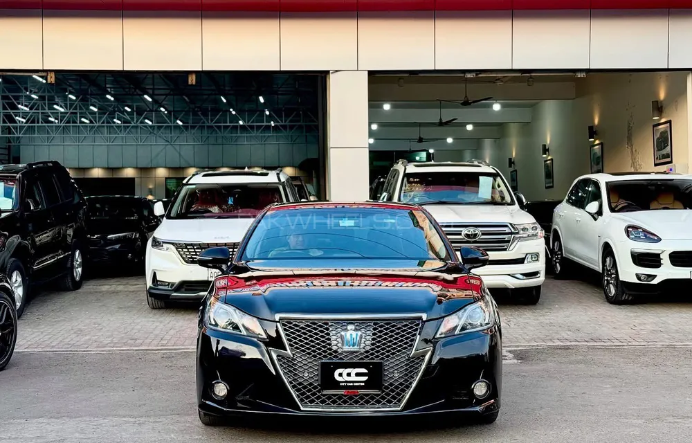 Toyota Crown 2014 for Sale in Lahore Image-1