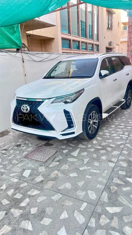 Toyota Fortuner 2017 for Sale in Karachi Image-1