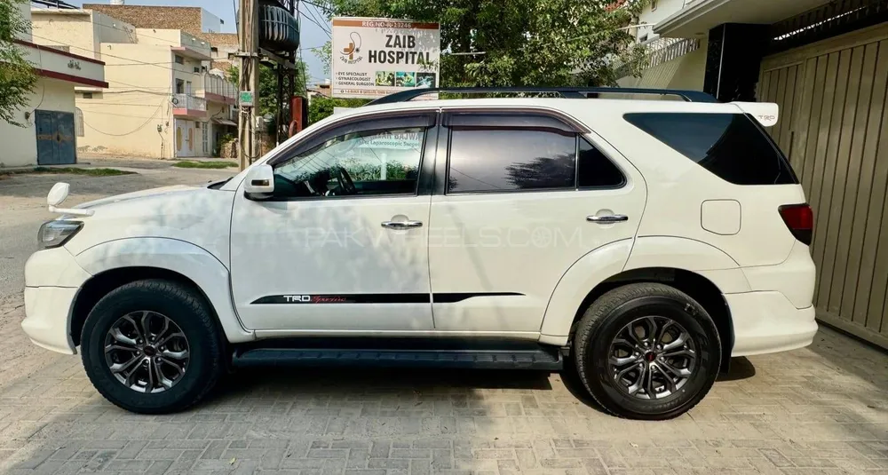 Toyota Fortuner 2015 for Sale in Bahawalpur Toyota Fortuner 2015 for Sale in Bahawalpur Image-4