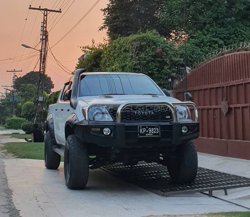 Toyota Hilux 2008 for Sale in Lahore Image-1