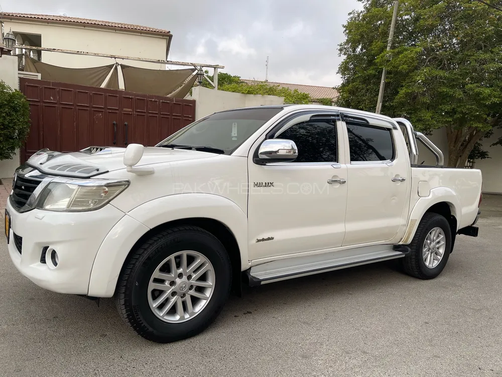 Toyota Hilux 2014 for Sale in Karachi Image-1