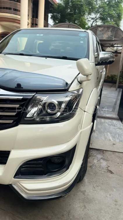 Toyota Hilux 2013 for Sale in Gujrat Image-1