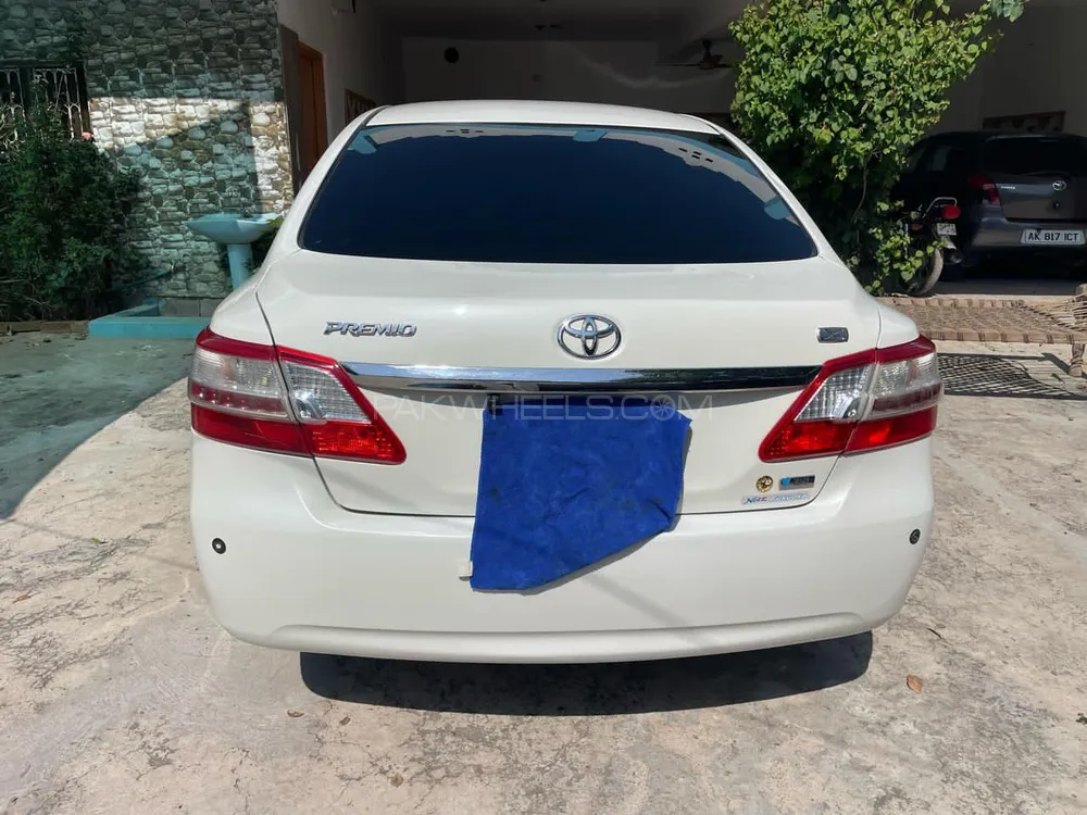 Toyota Premio 2011 for Sale in Islamabad Image-1