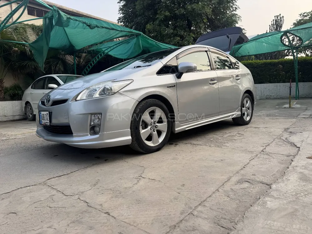 Toyota Prius 2010 for Sale in Peshawar Image-1