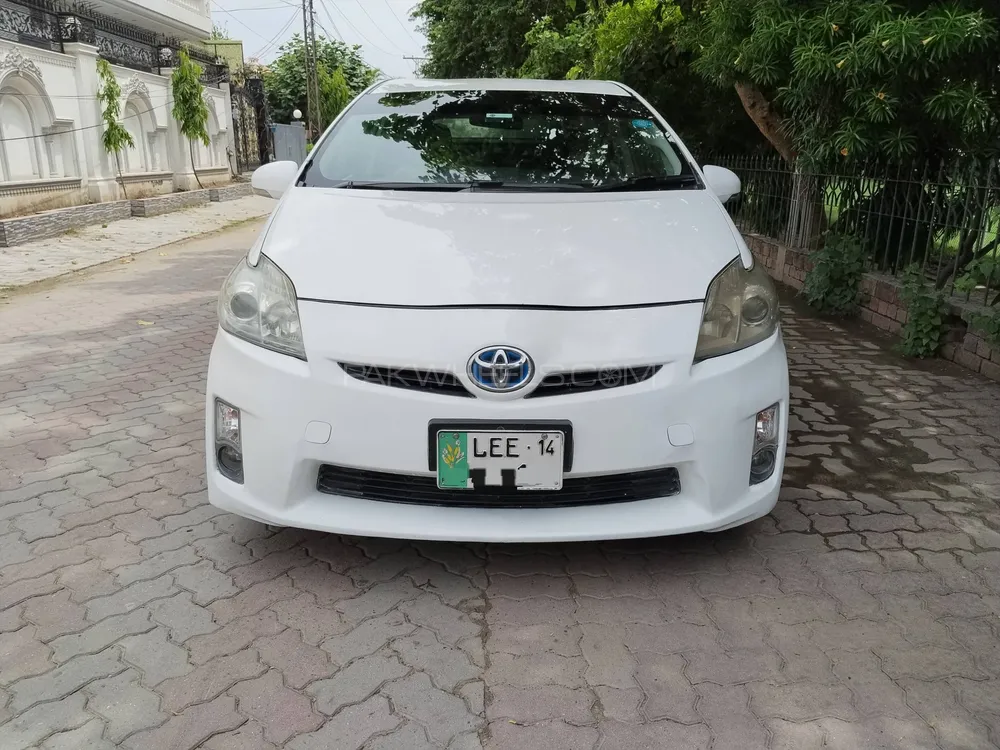 Toyota Prius 2010 for Sale in Lahore Image-1