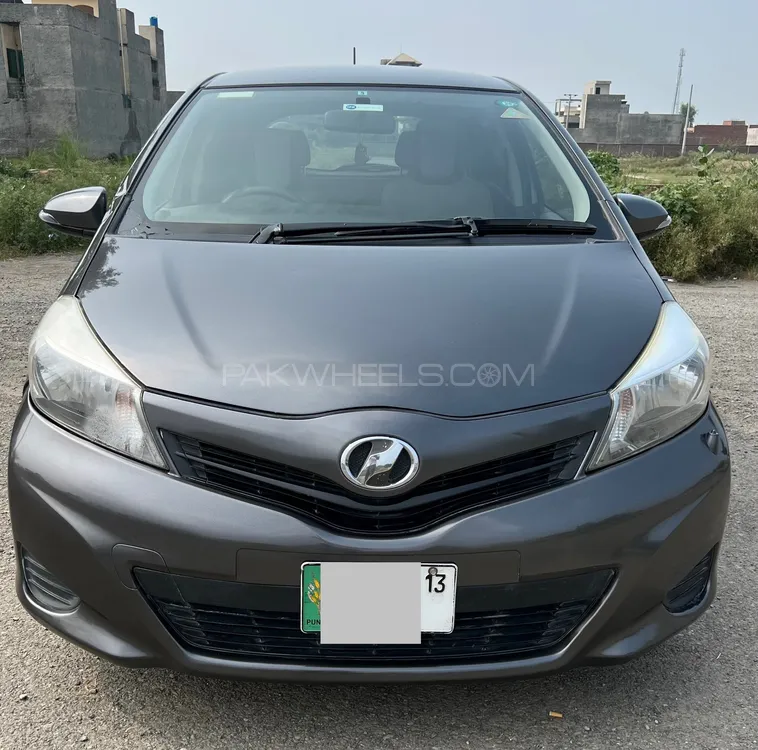 Toyota Vitz 2011 for Sale in Hafizabad Image-1