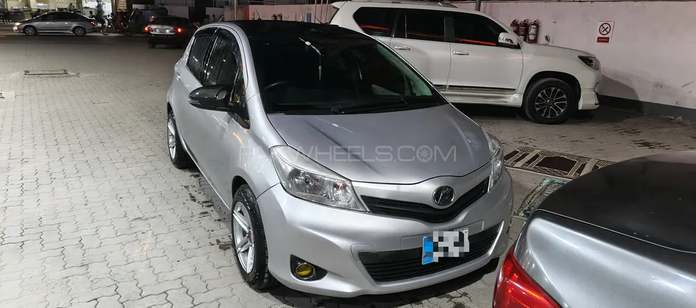 Toyota Vitz 2013 for Sale in Islamabad Image-1