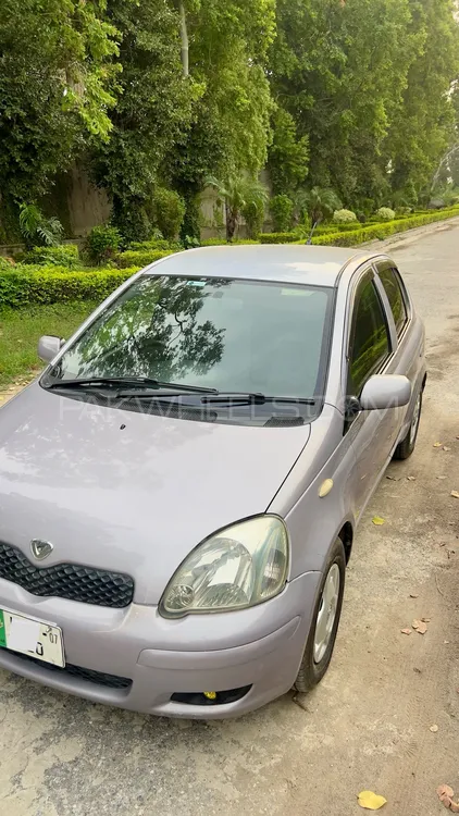 Toyota Vitz 2004 for Sale in Mardan Image-1