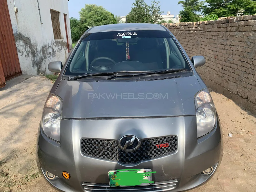 Toyota Vitz 2007 for Sale in Dera ismail khan Image-1