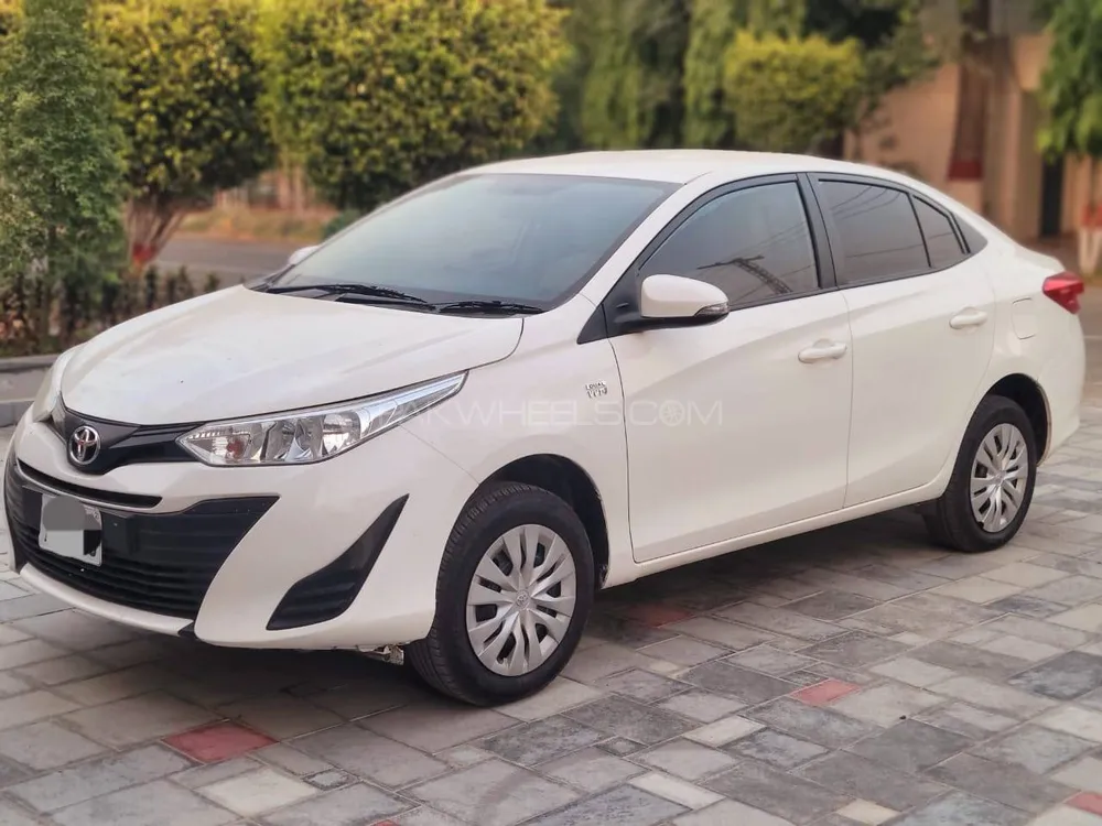 Toyota Yaris Sedan 2021 for Sale in Lahore Image-1