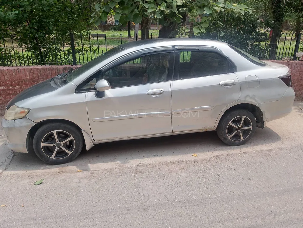 Honda City 2005 for Sale in Faisalabad Image-1
