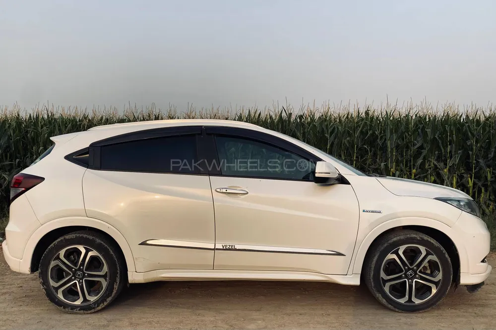 Honda Vezel 2015 for Sale in Depal pur Image-1