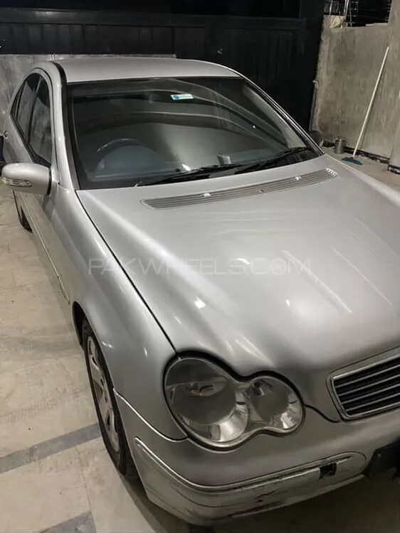 Mercedes Benz C Class 2003 for Sale in Islamabad Image-1