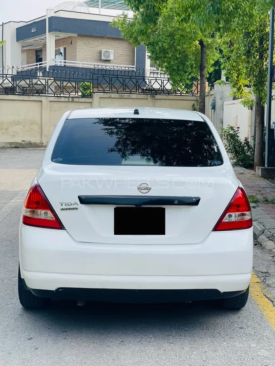 Nissan Tiida 2007 for Sale in Islamabad Image-1