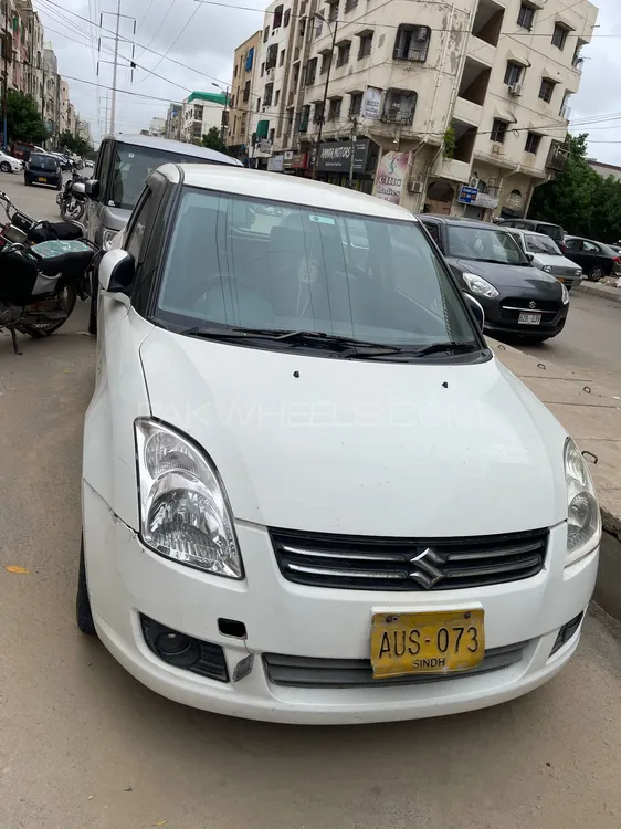 Suzuki Swift 2011 for Sale in Karachi Image-1