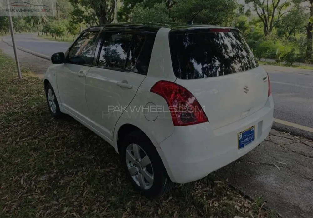Suzuki Swift 2015 for Sale in Islamabad Image-1
