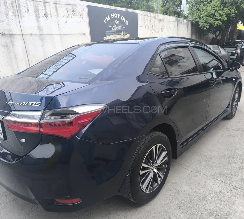 Toyota Corolla 2019 for Sale in Islamabad Image-1