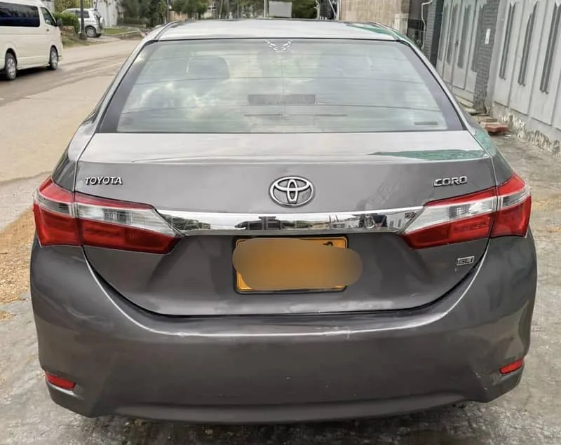 Toyota Corolla 2016 for Sale in Karachi Image-1