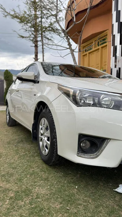 Toyota Corolla 2015 for Sale in Peshawar Image-1