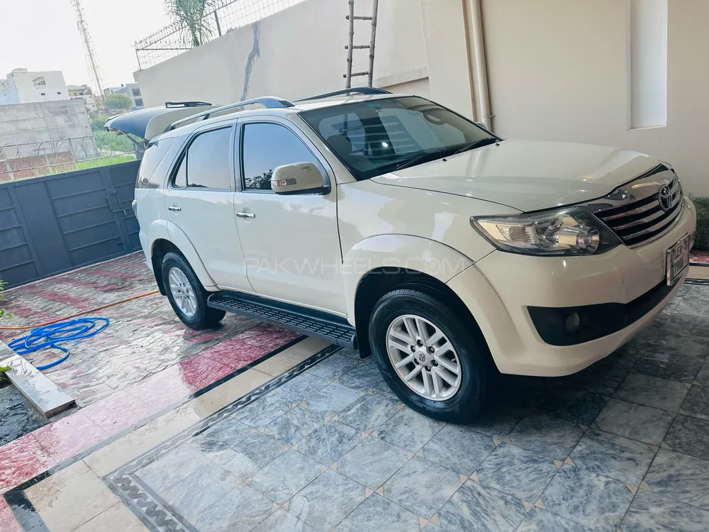 Toyota Fortuner 2013 for Sale in Mirpur A.K. Image-1