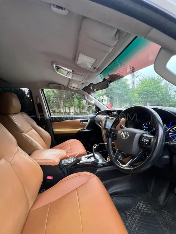 Toyota Fortuner 2018 for Sale in Lahore Toyota Fortuner 2018 for Sale in Lahore Image-9