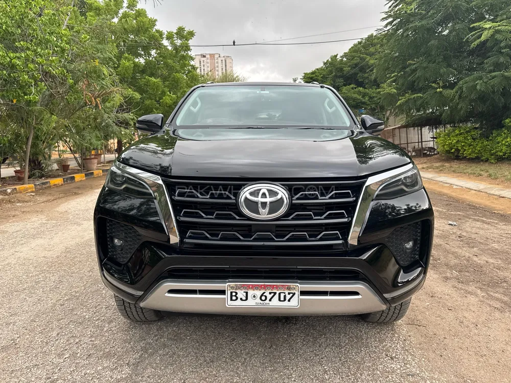 Toyota Fortuner 2021 for Sale in Karachi Image-1
